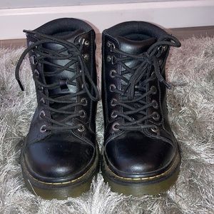 Dr. Martens Women’s Faora 7